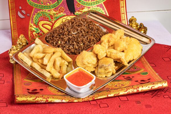 Agridulce pescado, 9 apanados de pescado, arroz chino, papas francesas y salsa agridulce